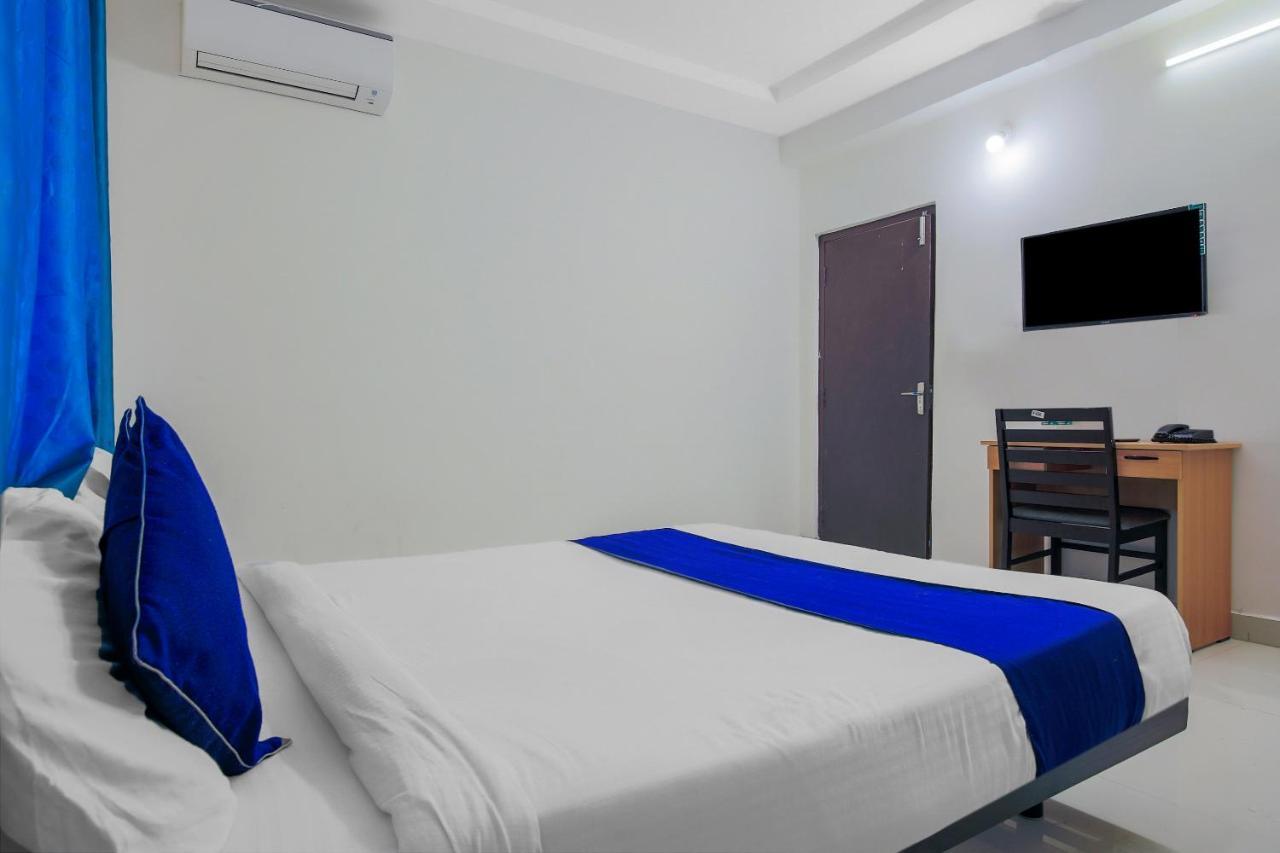 Oyo Silverkey 74581 Nallagandla Hotel Хидерабад Екстериор снимка