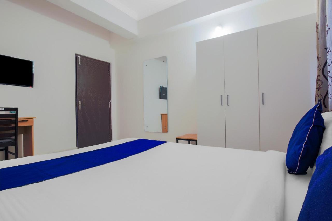 Oyo Silverkey 74581 Nallagandla Hotel Хидерабад Екстериор снимка
