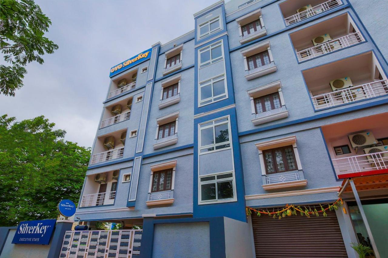Oyo Silverkey 74581 Nallagandla Hotel Хидерабад Екстериор снимка
