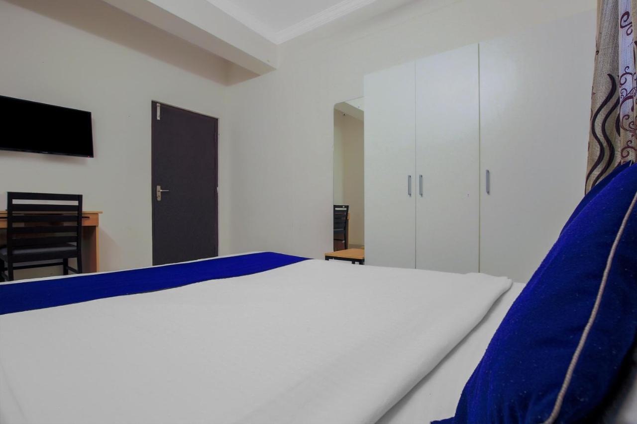 Oyo Silverkey 74581 Nallagandla Hotel Хидерабад Екстериор снимка